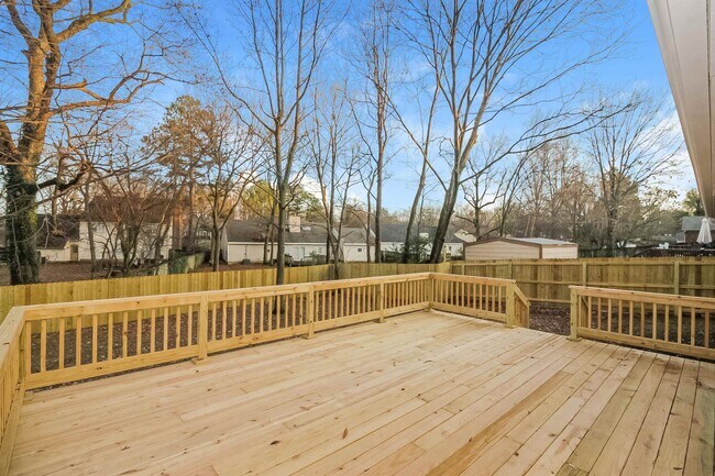 Building Photo - 1086 Trappers Cove