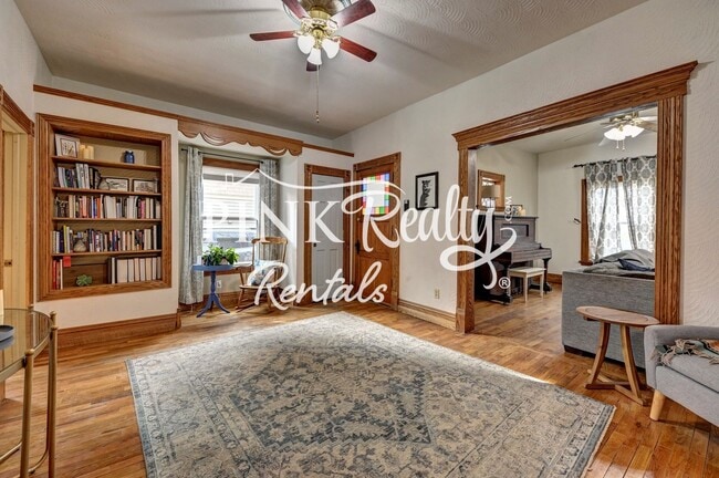 Building Photo - 1610 W Kiowa St