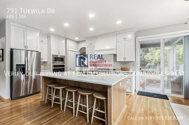 Building Photo - 791 Tukwila Dr