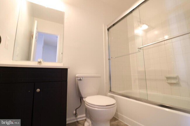 Building Photo - 6584 Bermuda Green Ct