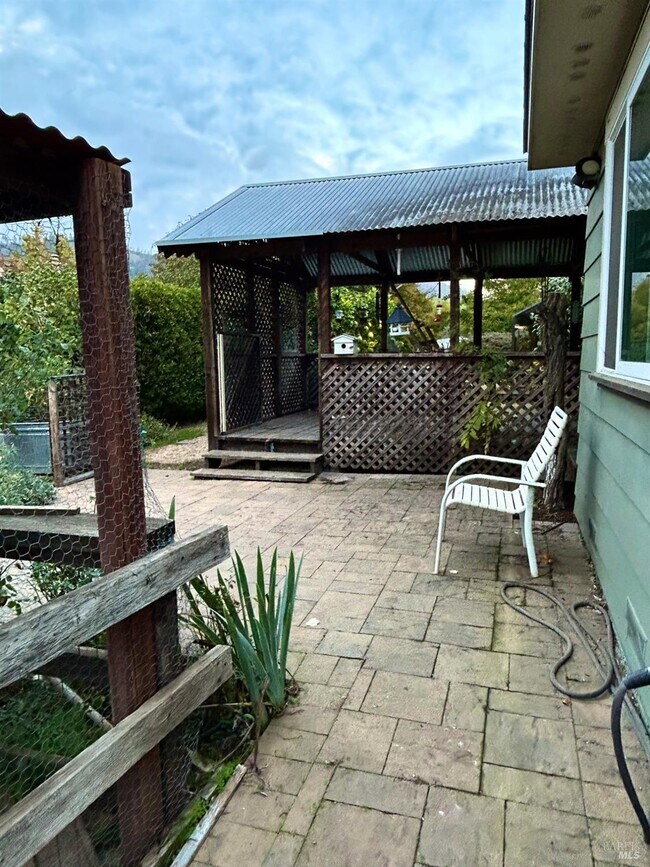 Building Photo - 216 Hampton Ct