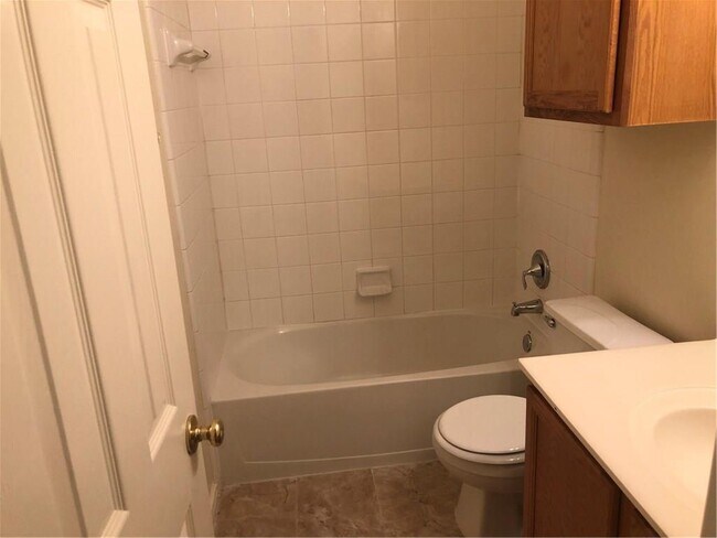 Building Photo - 801 Ranchero Rd