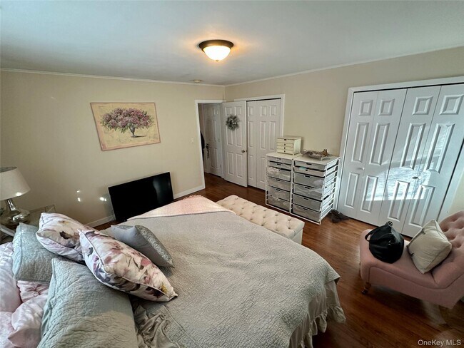 Building Photo - 11 Talmadge Ct