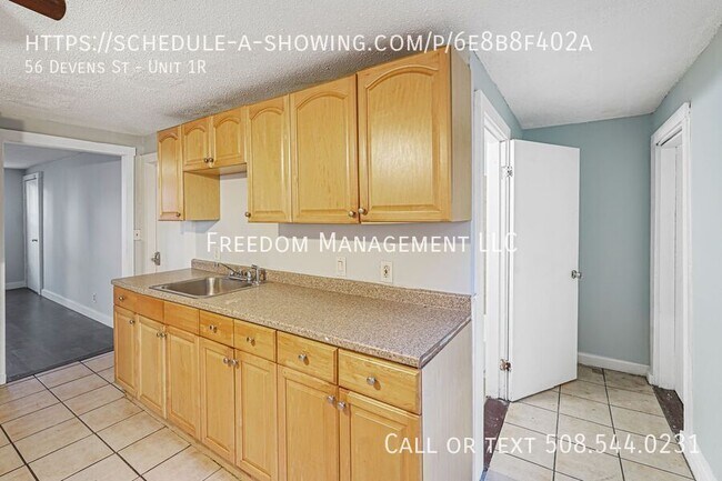 Building Photo - 56 Devens St
