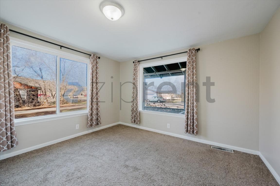 Building Photo - 593 W 1020 S