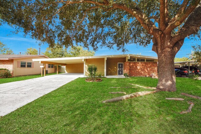 Building Photo - 5326 Heatherbrook Dr