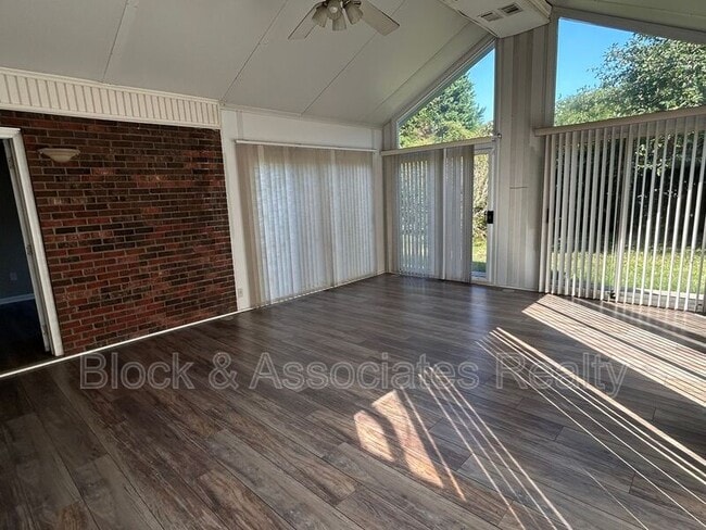 Building Photo - 3512 Cherry Hill Dr