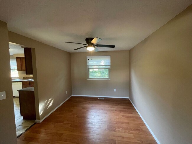 Building Photo - 5683 Crestview Dr
