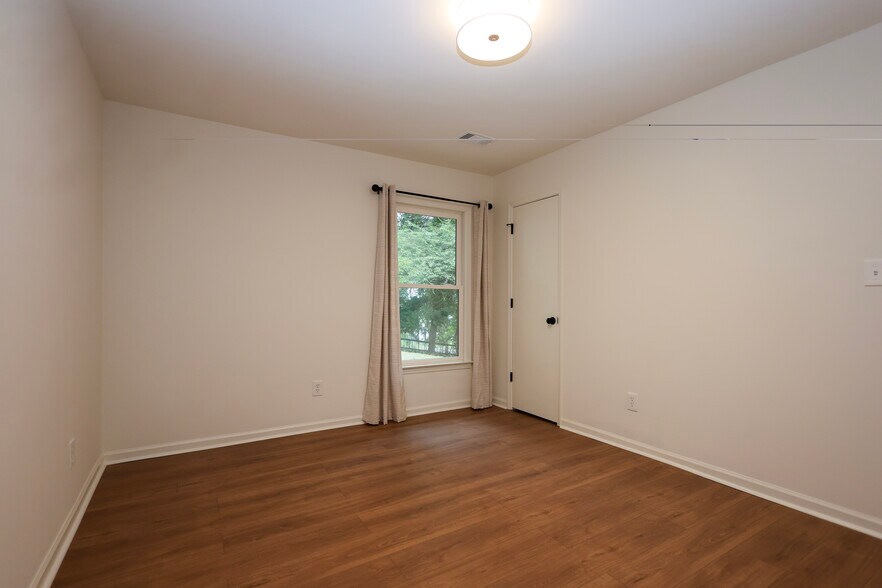 2nd Bedroom - 1685 Bald Ridge Marina Rd