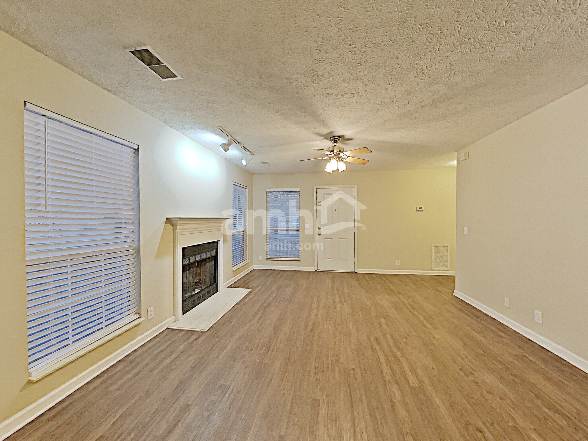 Building Photo - 3716 Creston Ct