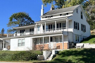 Building Photo - Duplex