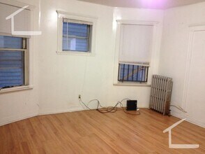 Building Photo - 2 Bed (+) apartment Top Floor!! (FortHill)