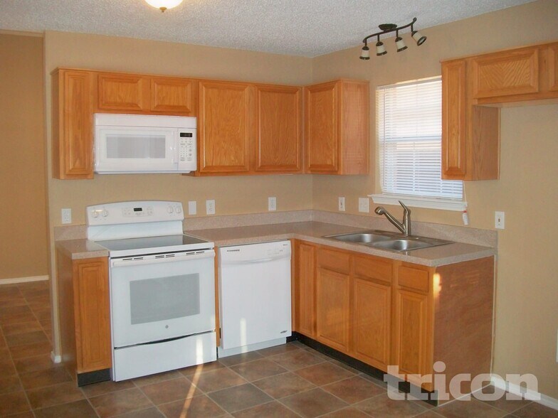 Building Photo - 4438 Harpers Ferry Dr