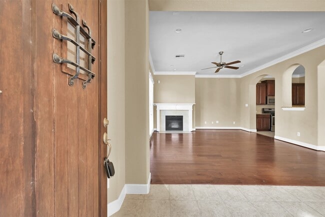 Building Photo - 14527 San Pietro Dr