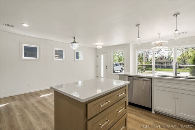 Building Photo - 103 N Atlanta St