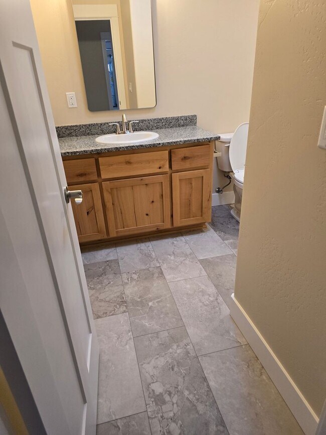 Building Photo - 2941 Naples Dr