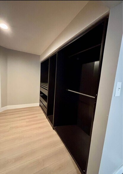 Building Photo - 552 E 250 N