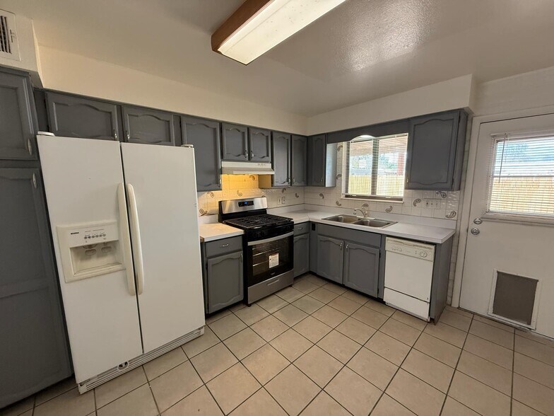 Building Photo - 3403 N Flanwill Blvd