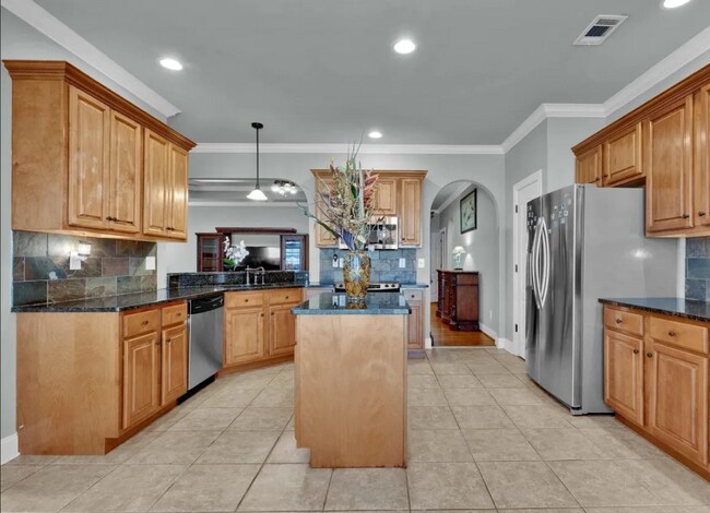 Building Photo - 2015 River Birch Way