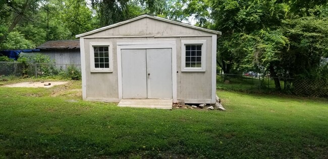 Building Photo - 1620 Riverside Dr