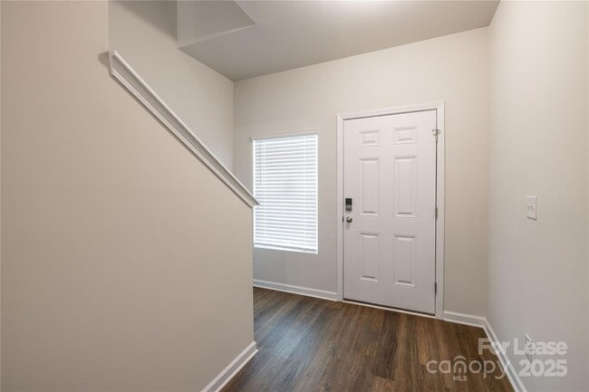 Building Photo - 204 S Bell Ave