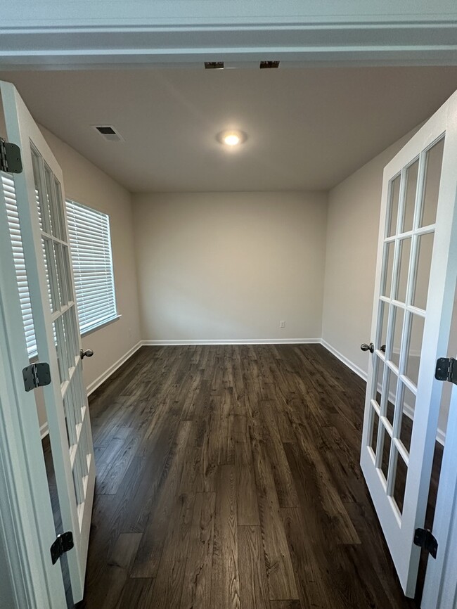 Building Photo - Beautiful Fountain Inn Home
