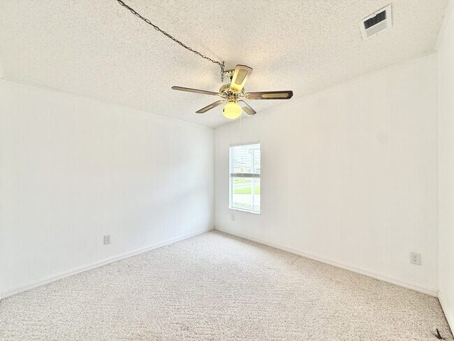 Building Photo - 43 Sargent St