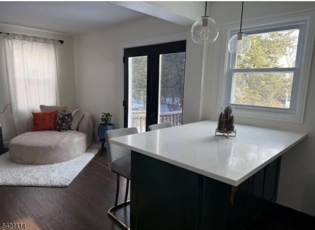 Building Photo - 321 Minute Arms Rd