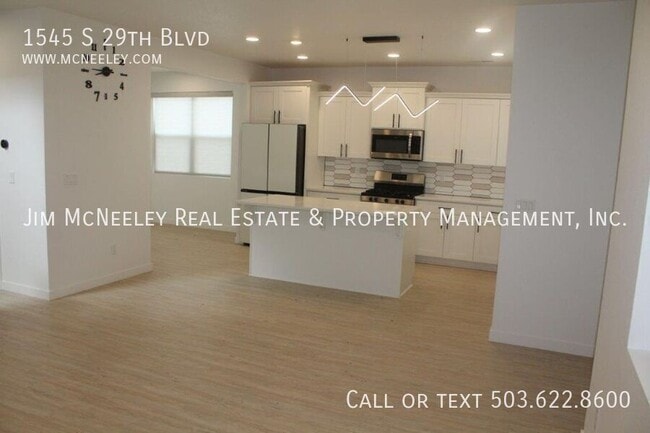 Building Photo - 1545 S 29th Blvd