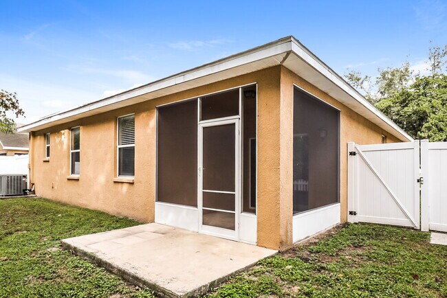 Building Photo - 11832 Colony Lakes Blvd