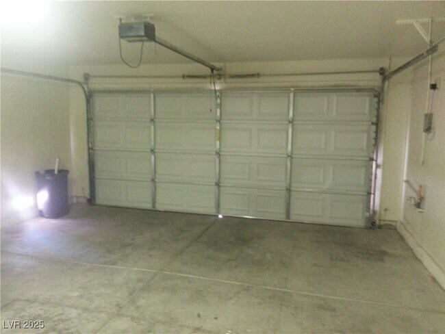 Building Photo - 6674 Jordan River Dr