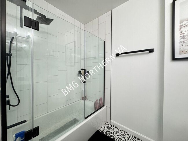 Building Photo - 8056 Pantano Pl