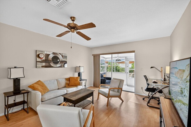 Primary Photo - 2673 Barkley Dr E