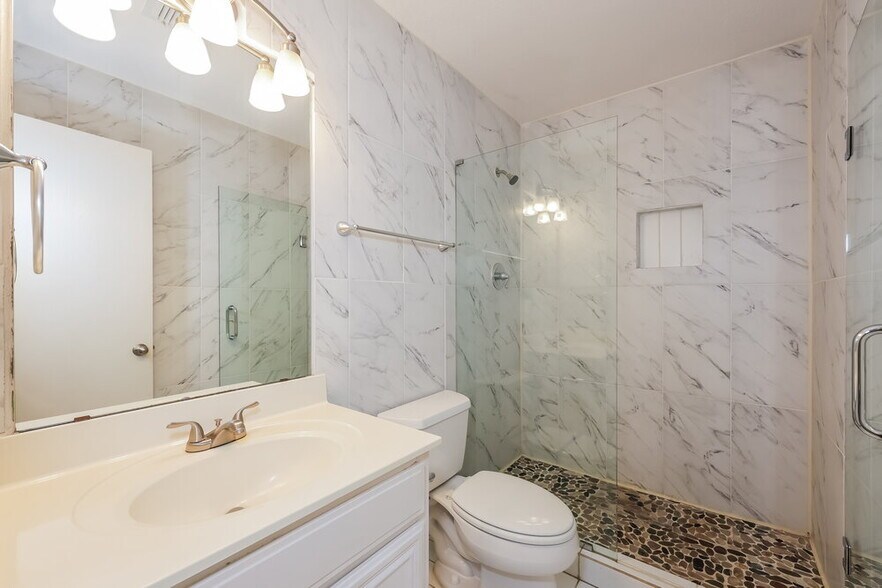 Building Photo - 5807 Diamond Oaks Ct