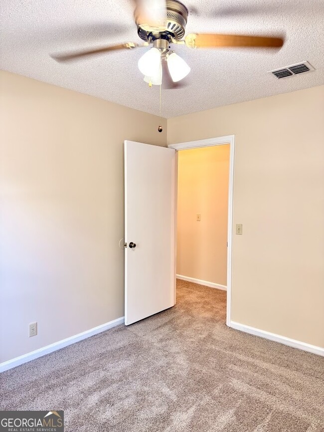 Building Photo - 202 Cypress Dr