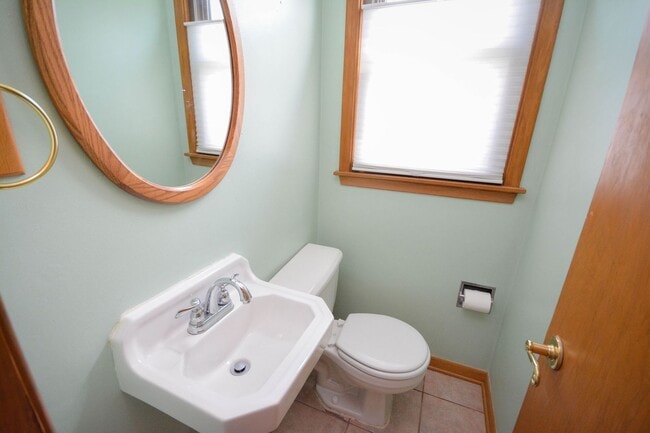 Building Photo - Beautiful 2-story home in Slatterly Park neighborhood!