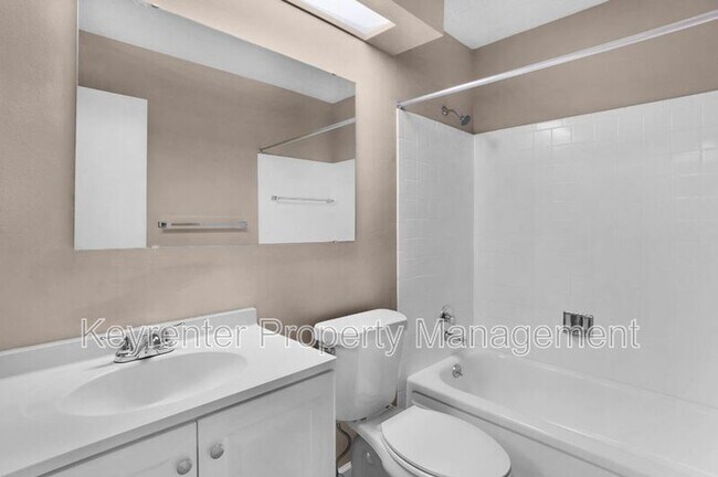 Building Photo - 15593 Fox Plains Dr