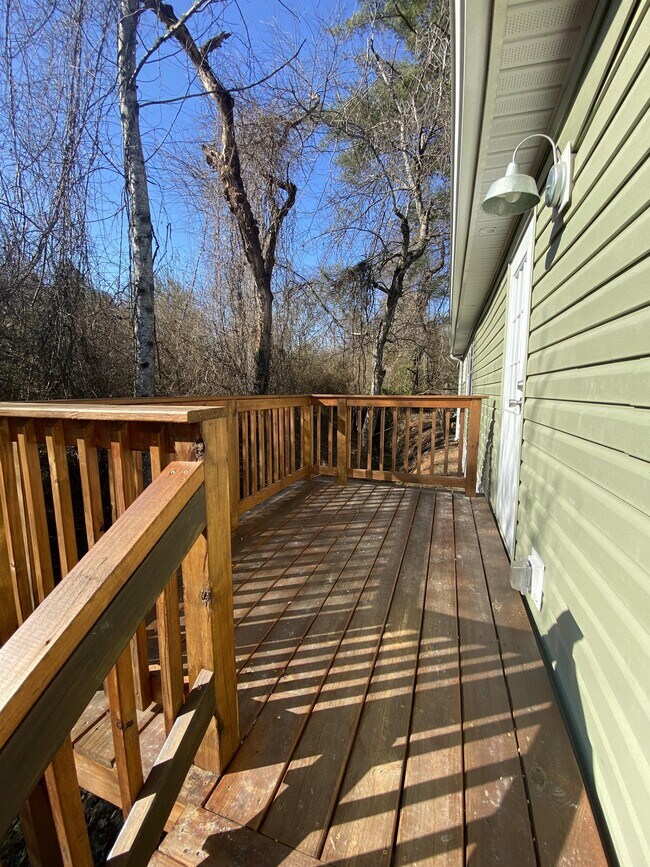 Building Photo - 50 Parkers Creek Ln