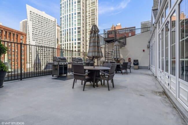 Building Photo - 111 E Chestnut St