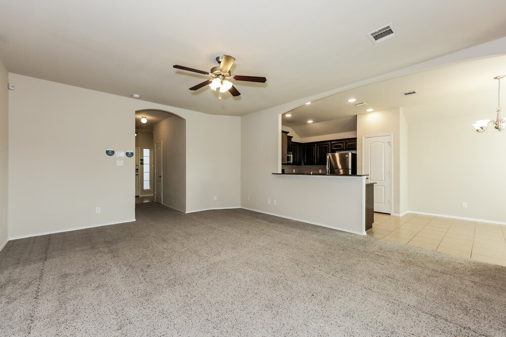 Building Photo - 409 Roundrock Ln