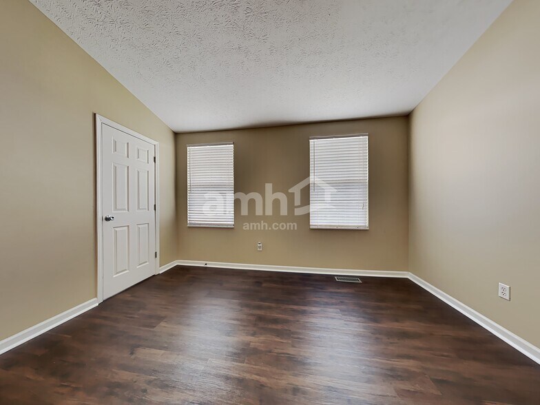 Building Photo - 6351 Hollingsworth Dr