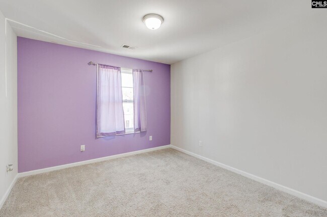 Building Photo - 246 Honey Hill Way