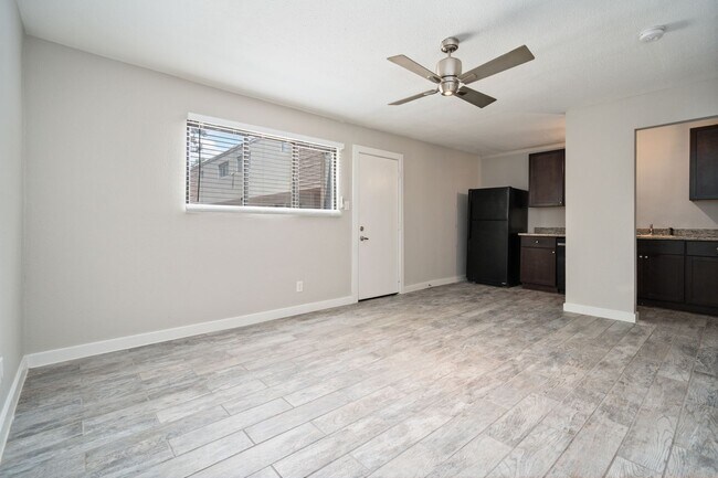Interior Photo - Dream Montrose - 1423 Kipling Street