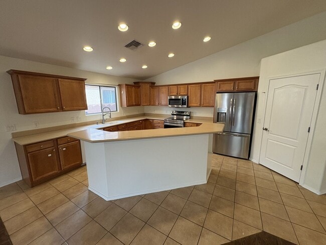 Building Photo - Vail School District Beauty with Solar for low electric bills