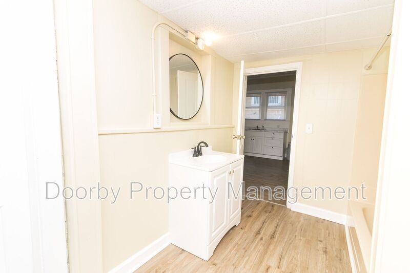 Building Photo - 2612 E 19th St