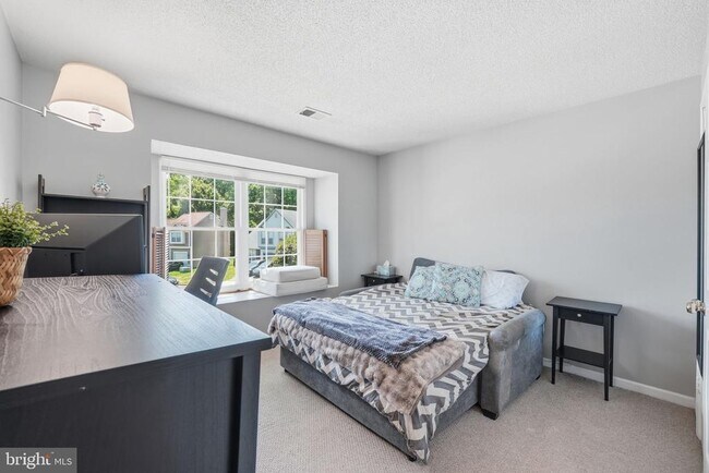Building Photo - 4020 Blue Slate Dr