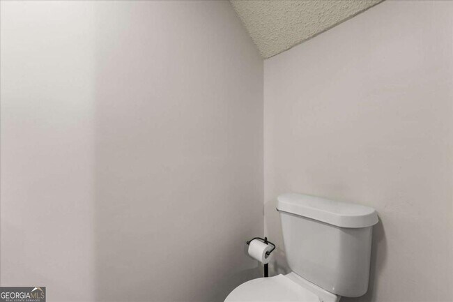 Building Photo - 210 Appleby Dr