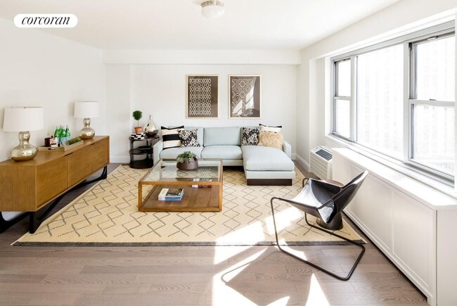Building Photo - 100 W 93rd St