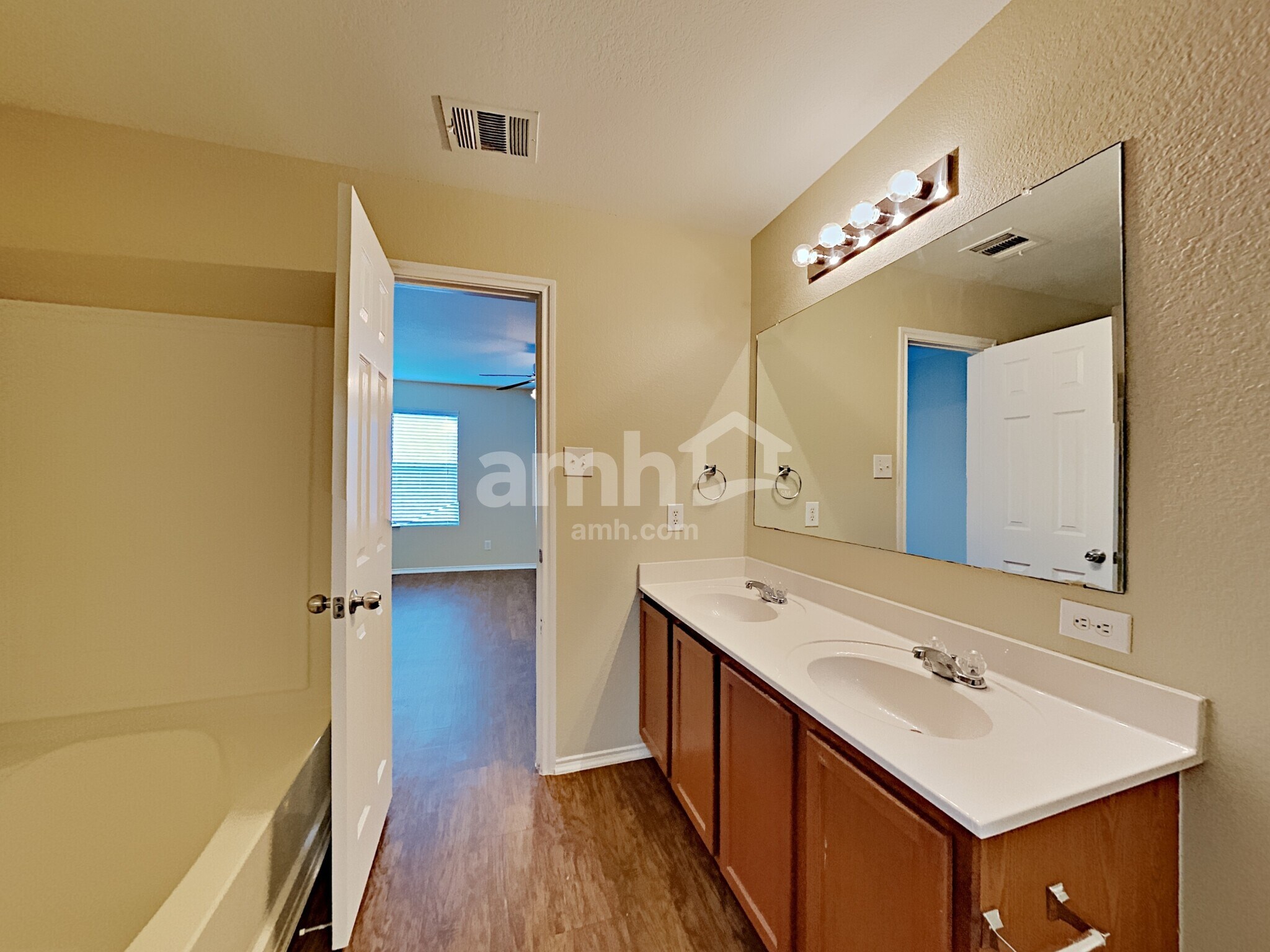 Building Photo - 12803 Salerno Way