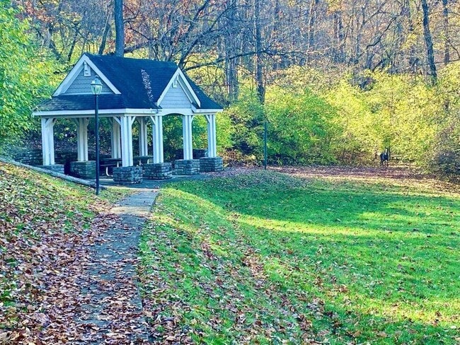 Building Photo - 2271 Edenderry Dr